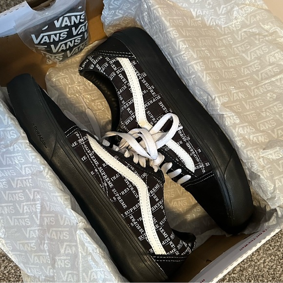 Supreme Vans Old Skool Pro *LIKE NEW* - Picture 2 of 9